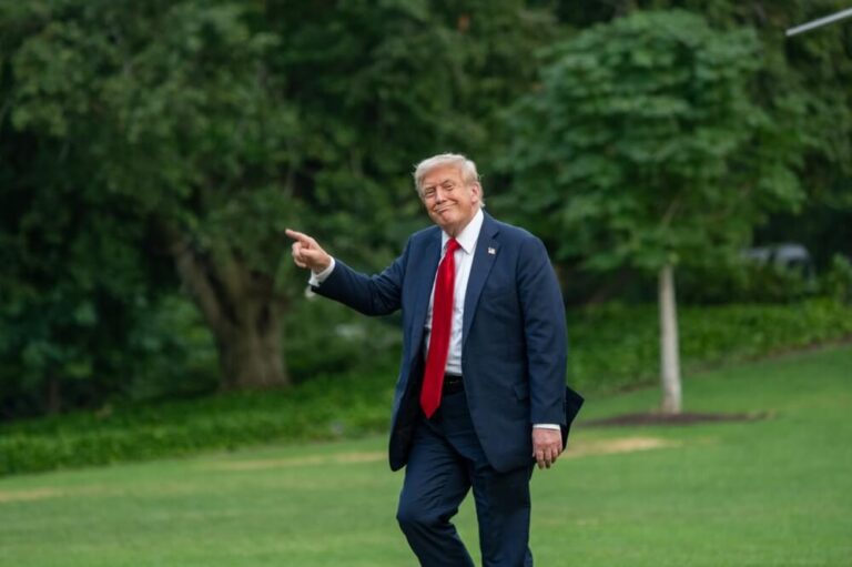 Trump Lashes Out at Critics, Targets De Niro in Fiery Social Media Post